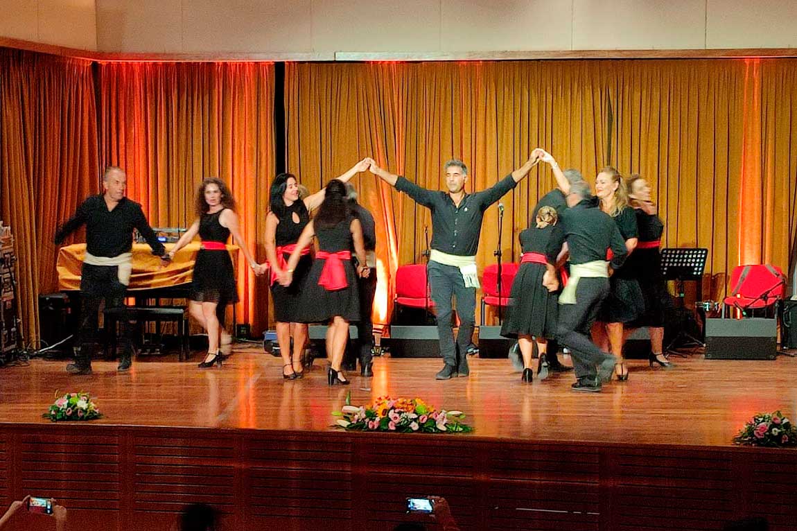 mykonos-dancers-Grypareio-Oct-22-8